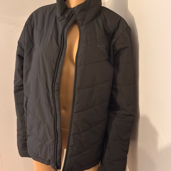 The North Face Women's Black Puffer Jacket - Picture 3 of 4